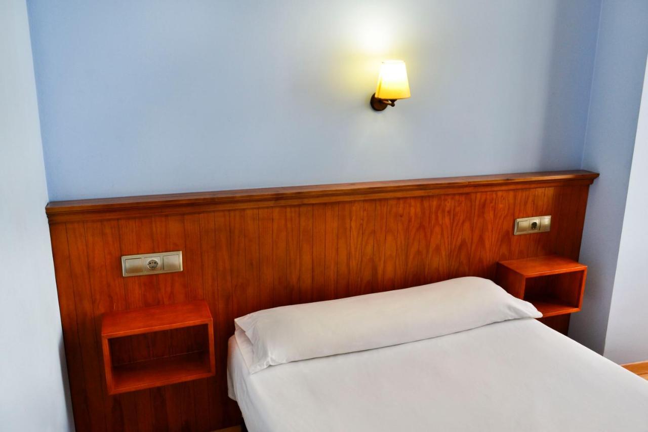 Economy Double or Twin Room,1206071326:JPEG