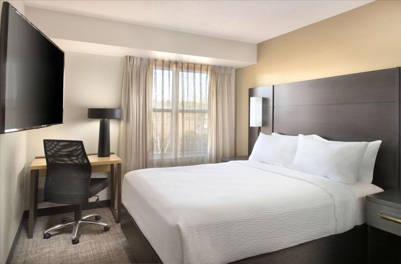 Two Bedroom Suite with  King and Queen Beds