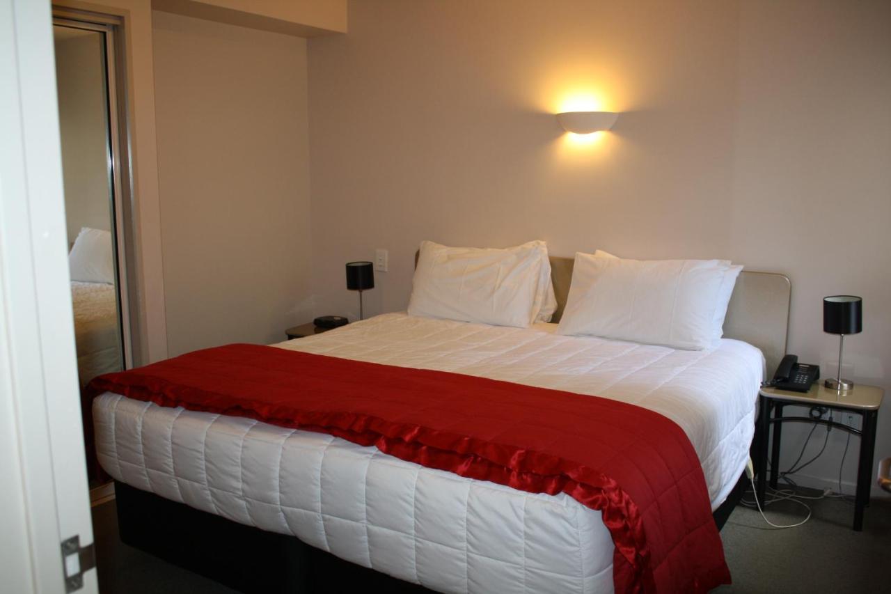 One-Bedroom Suite,1203827374:JPEG
