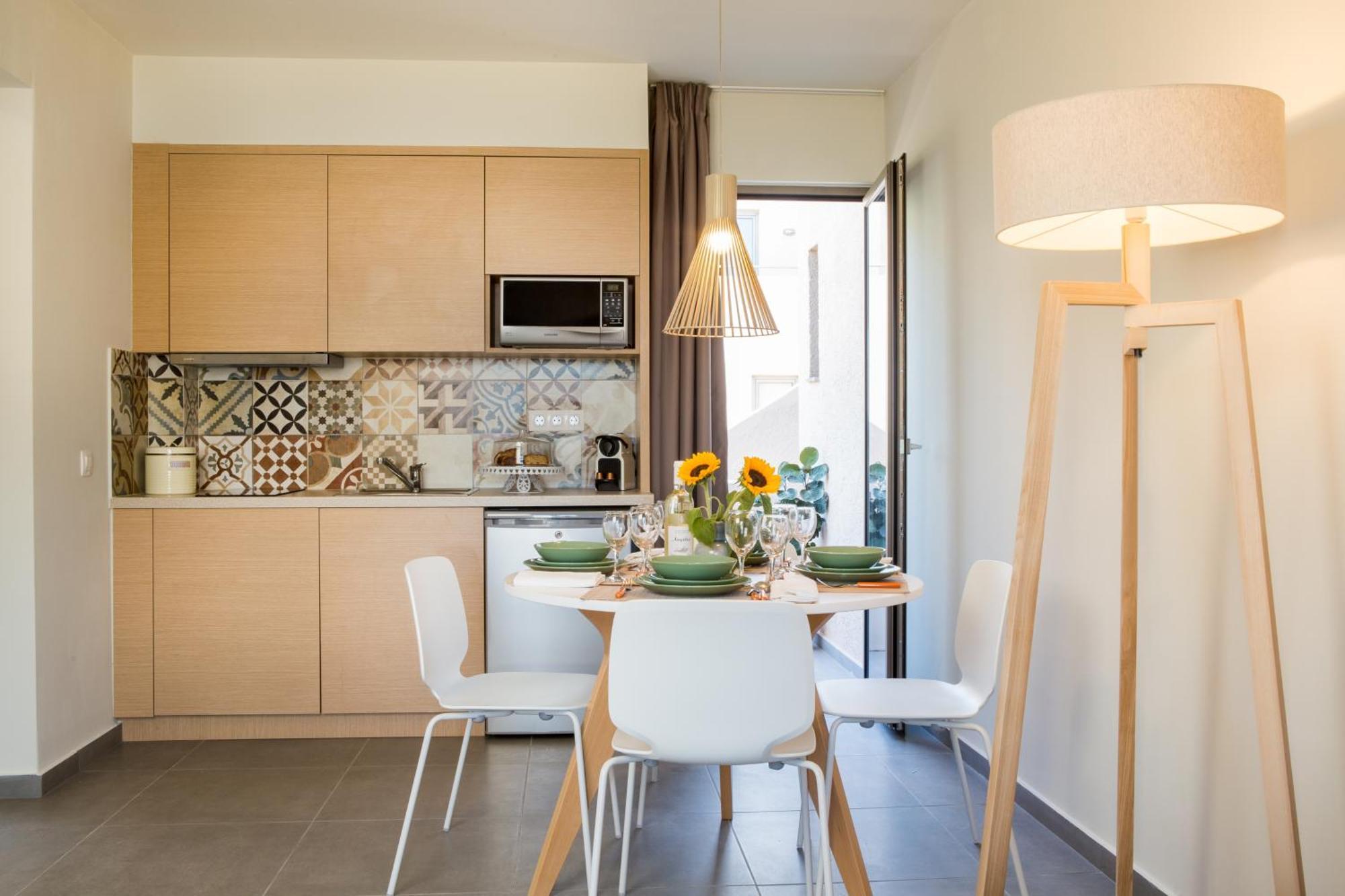 Superior One-Bedroom Apartment