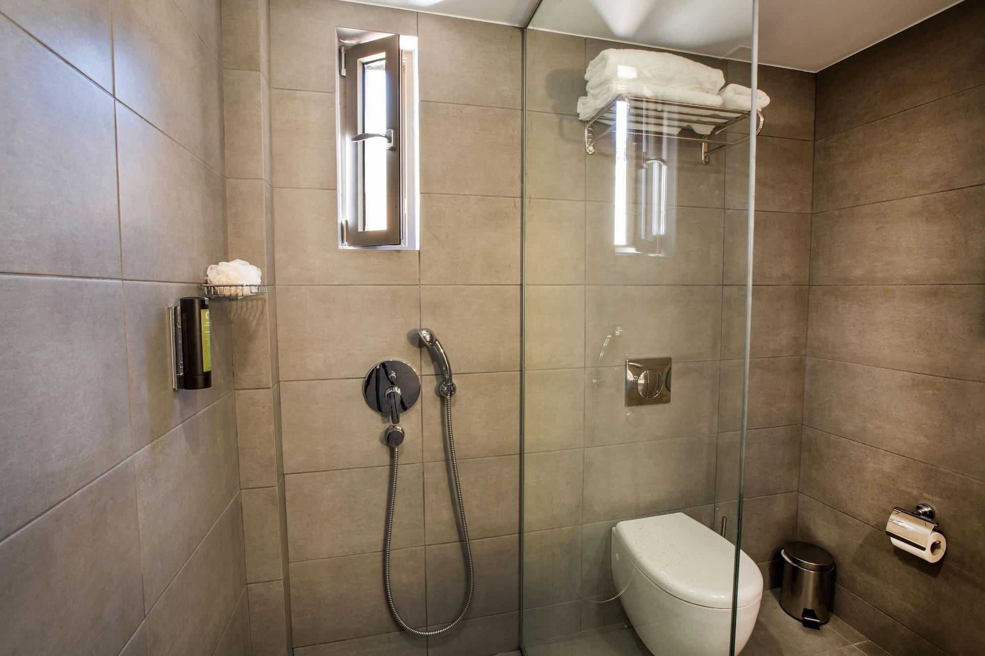 Superior One-Bedroom Apartment