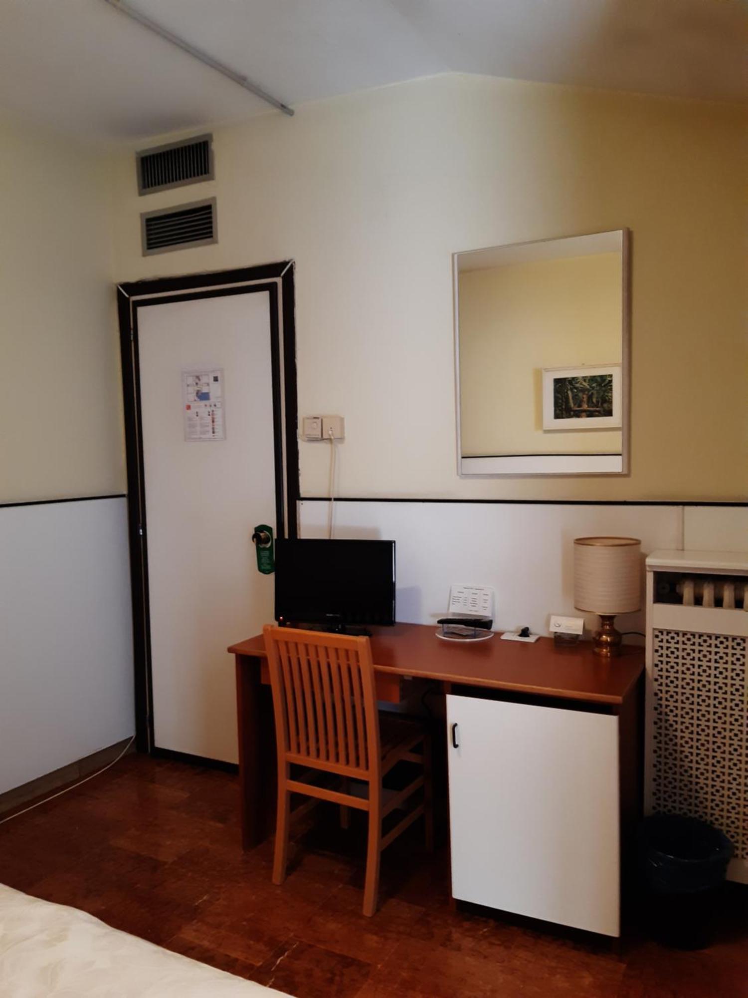Economy Single Room