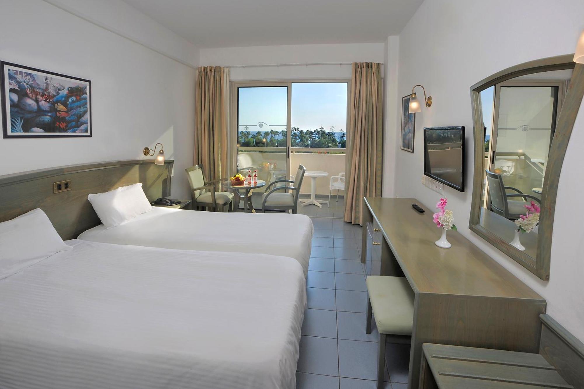 Standard Zimmer mit Blick zur Landseite