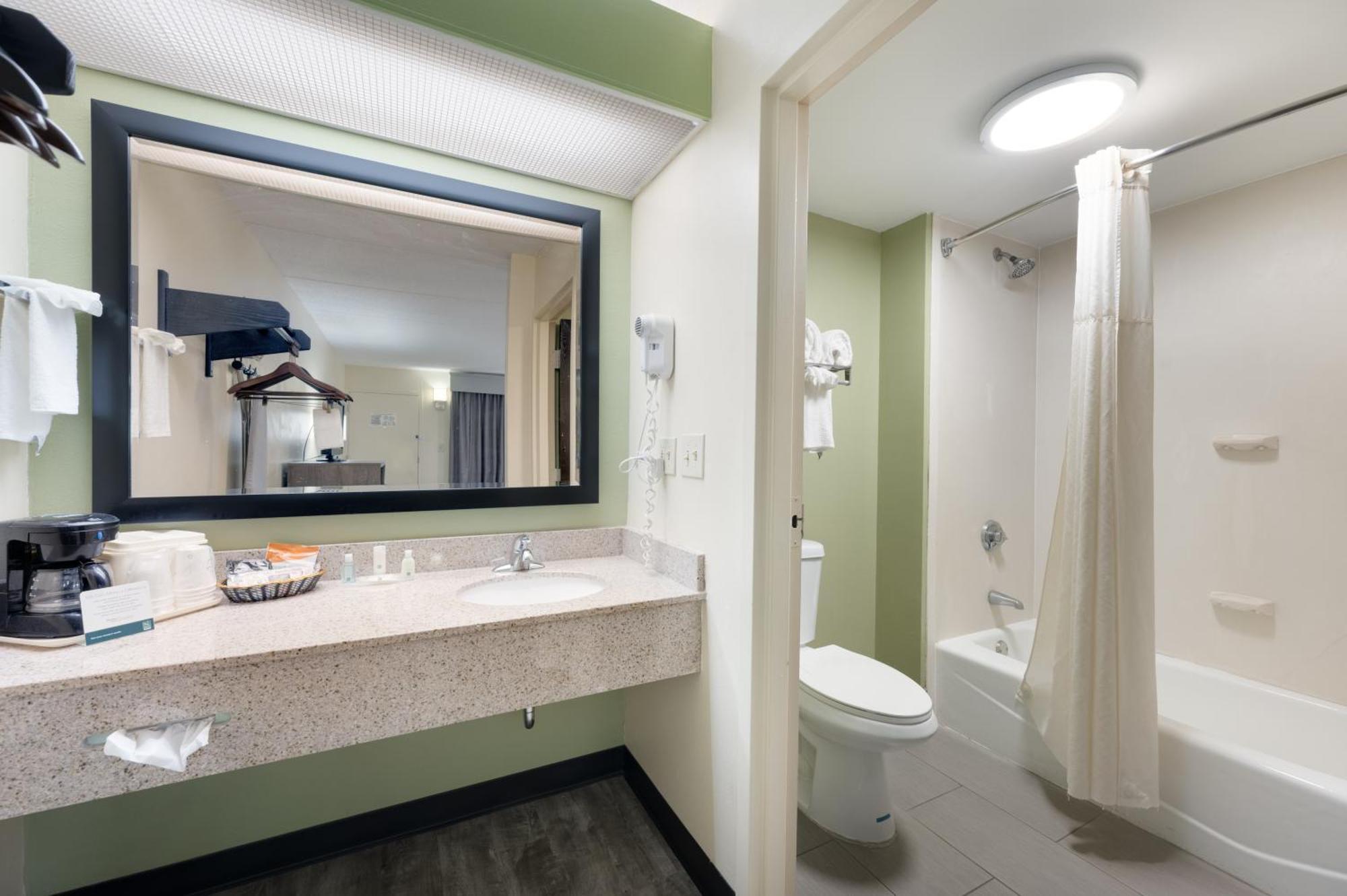 Double Room with Two Double Beds - Non-Smoking