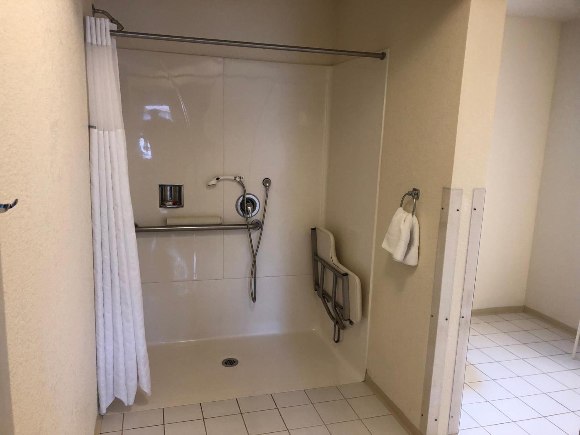 King Room Mobility or Hearing Access Non-Smoking