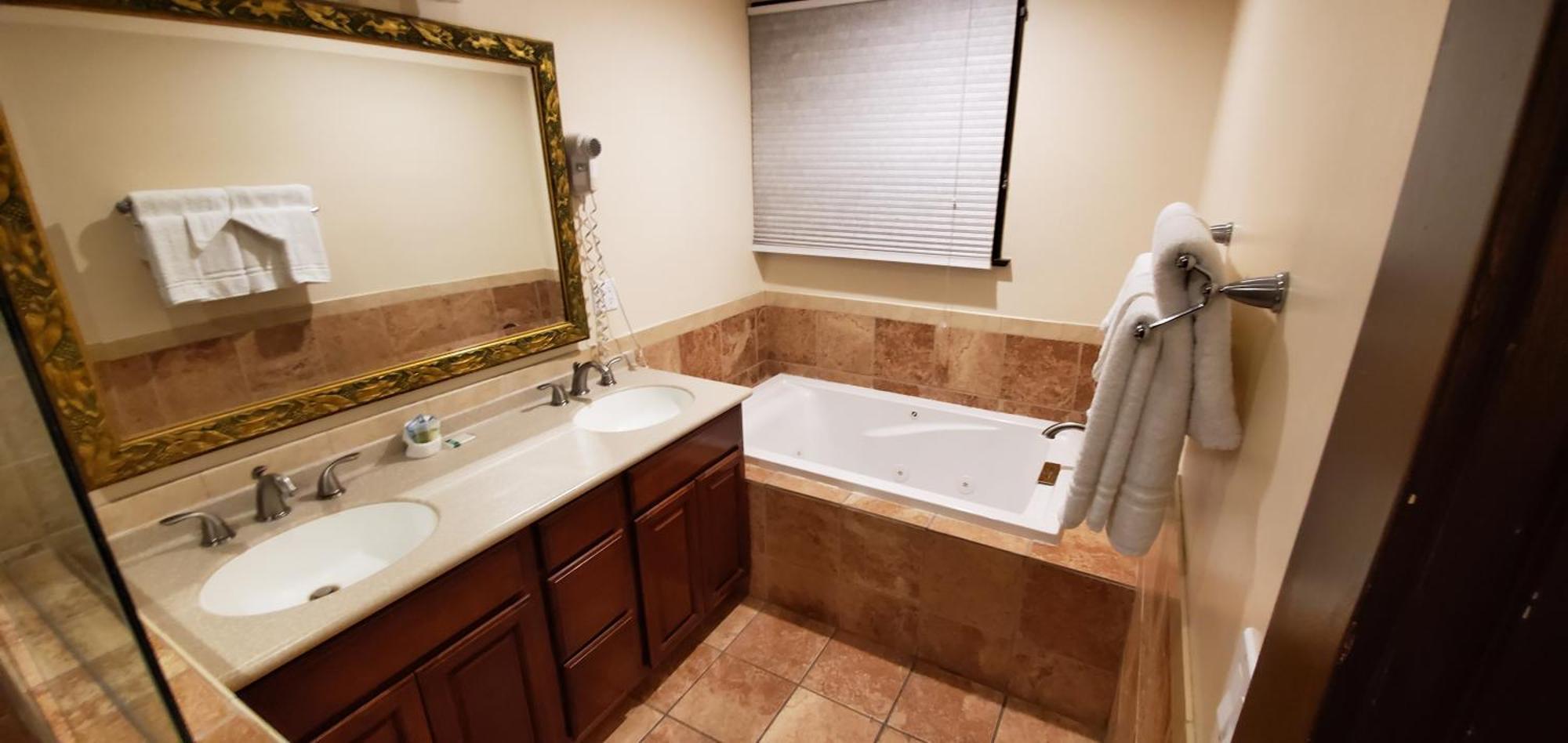 King Room with Spa Bath