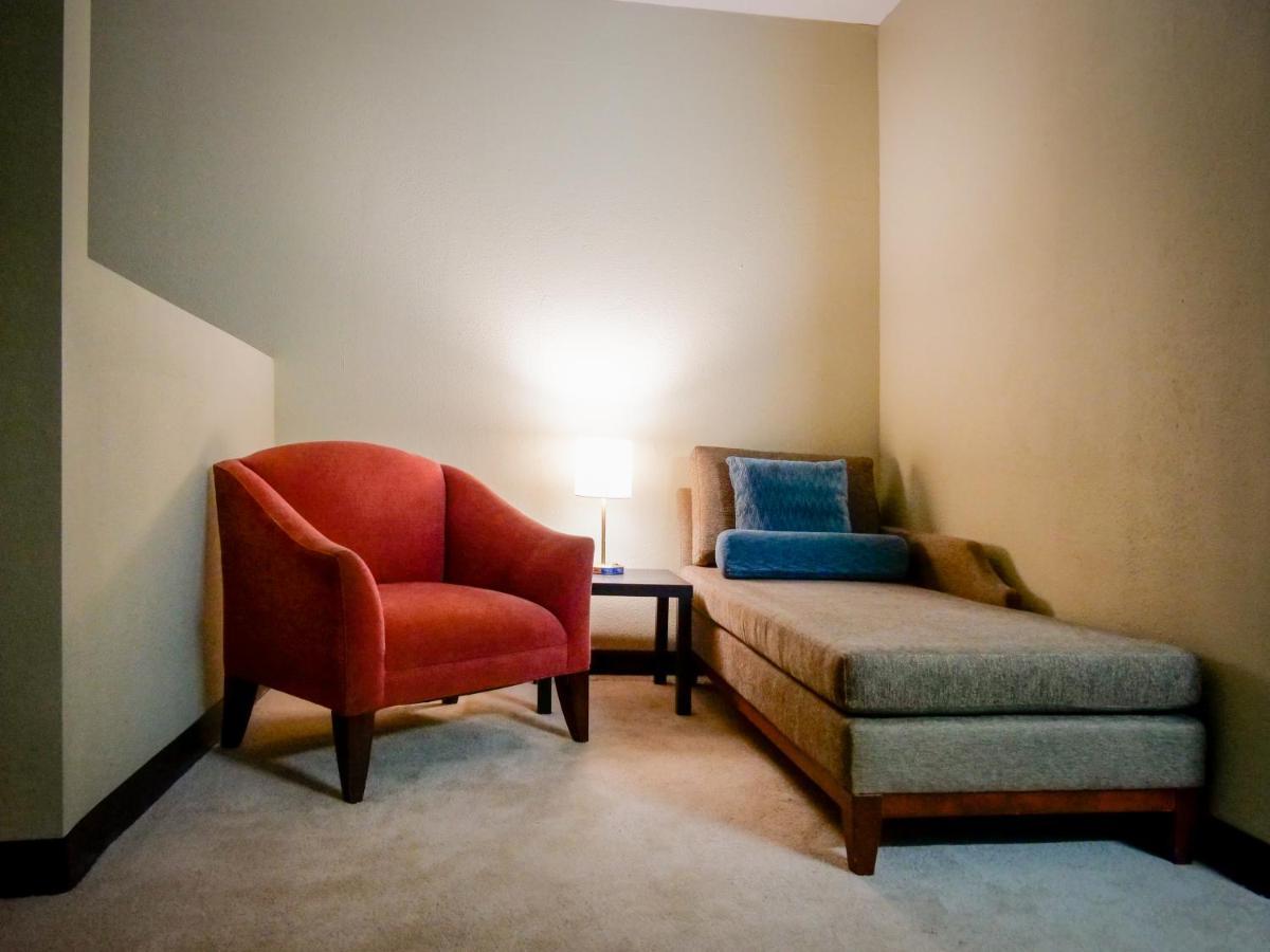 King Studio Suite Non-Smoking