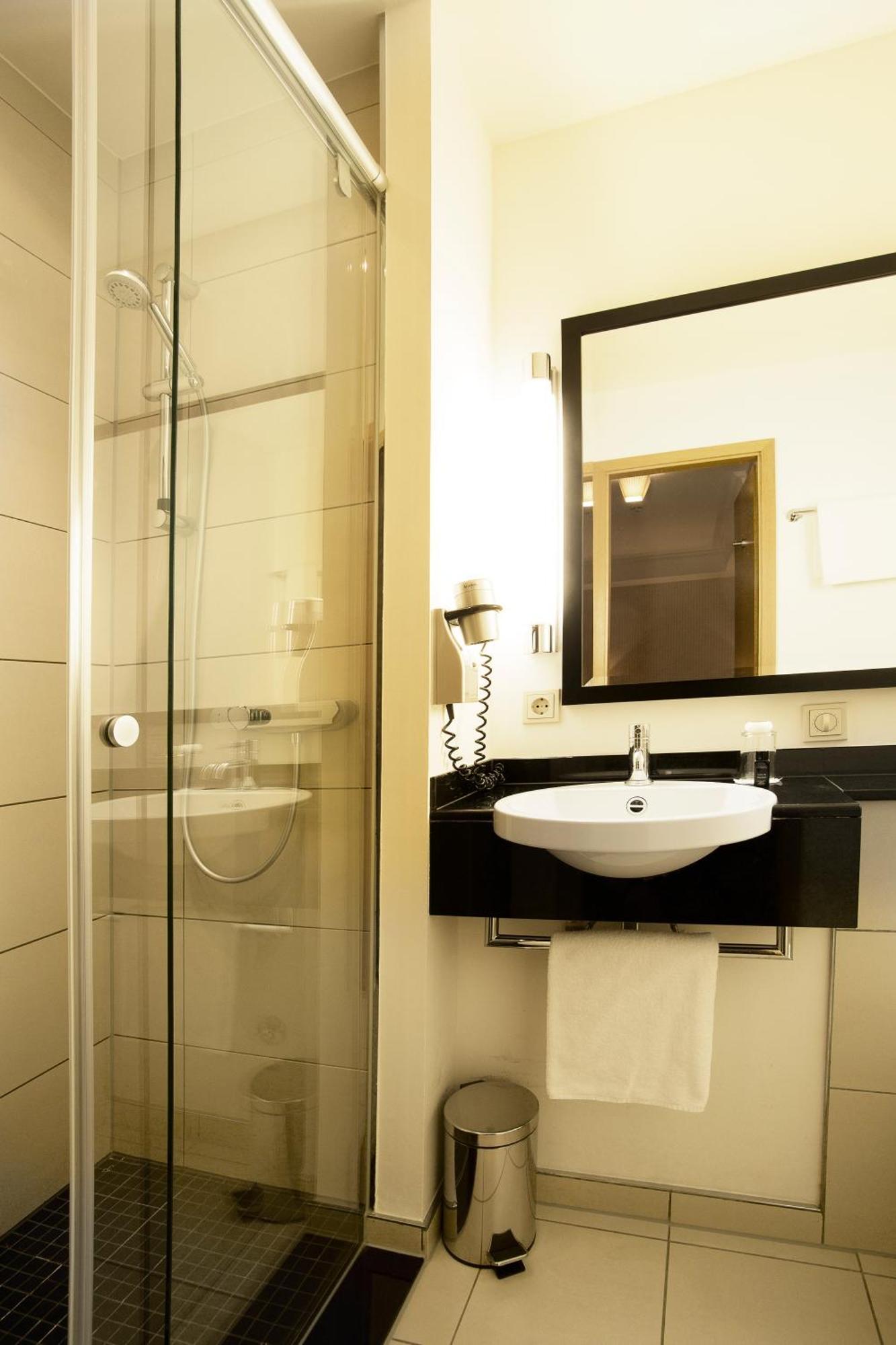 Single Room Economy