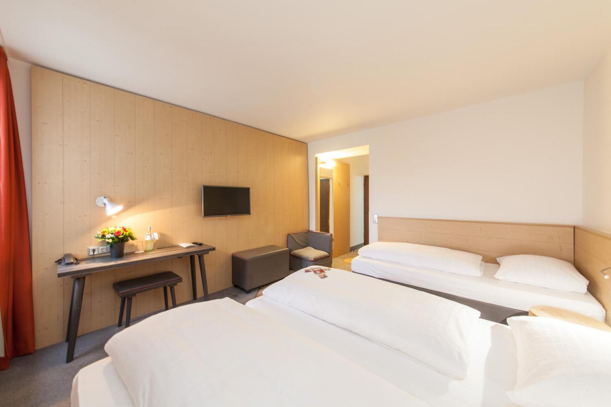Standard Triple Room Three Single Beds