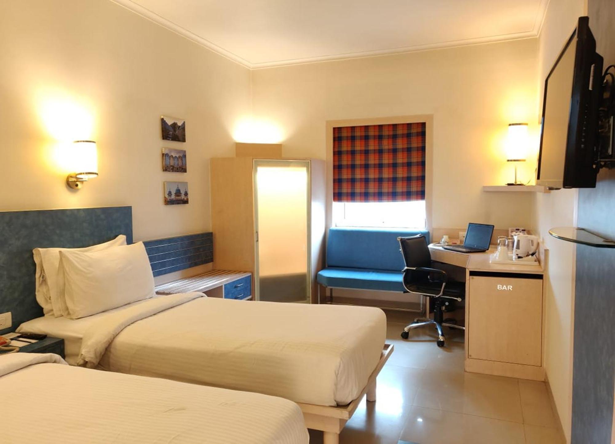 Superior Twin Room: Enjoy Happy Hours with 1+1 offer on Alcoholic Beverages, Soft Beverages, 15% off on F&B