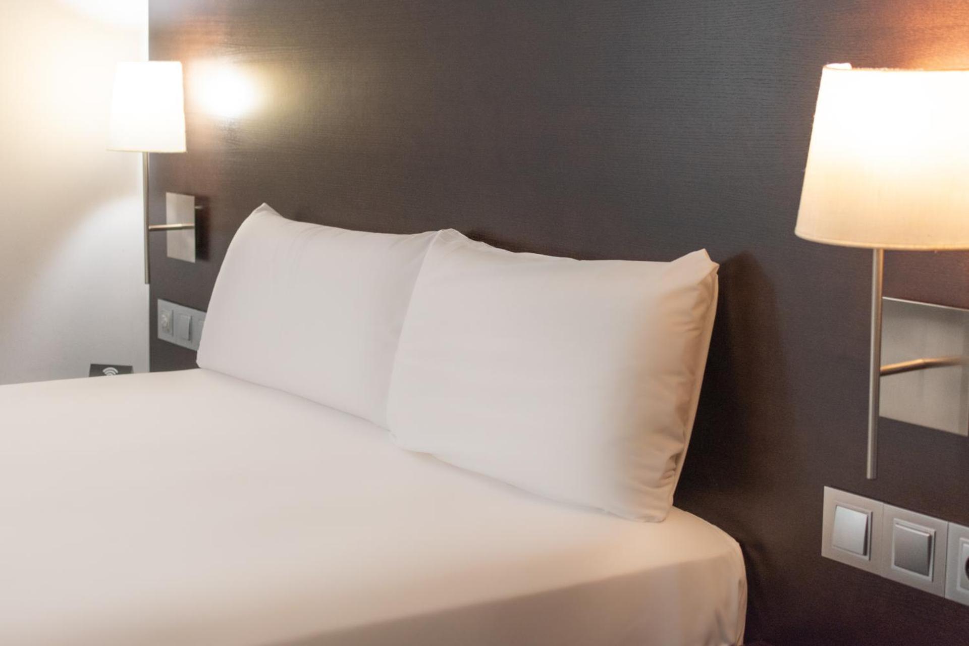 Economy Double or Twin Room,1214673994:JPEG