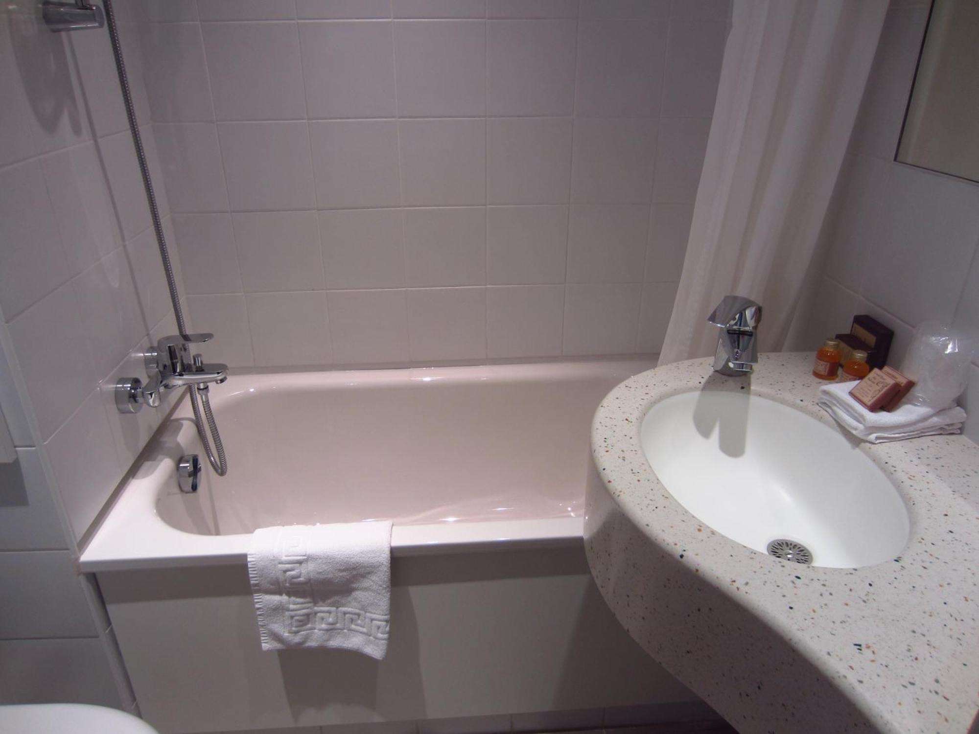 Classic Twin Room