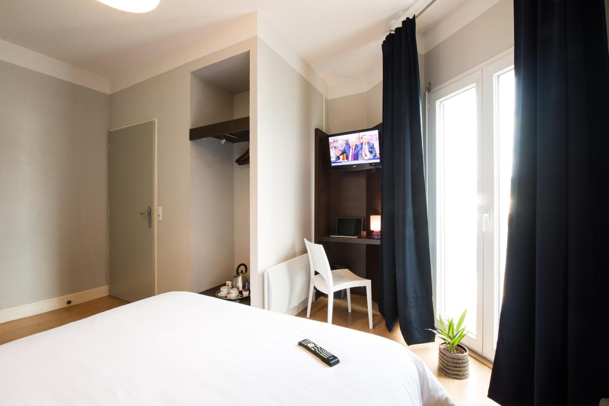 Double or Twin Room Castle View