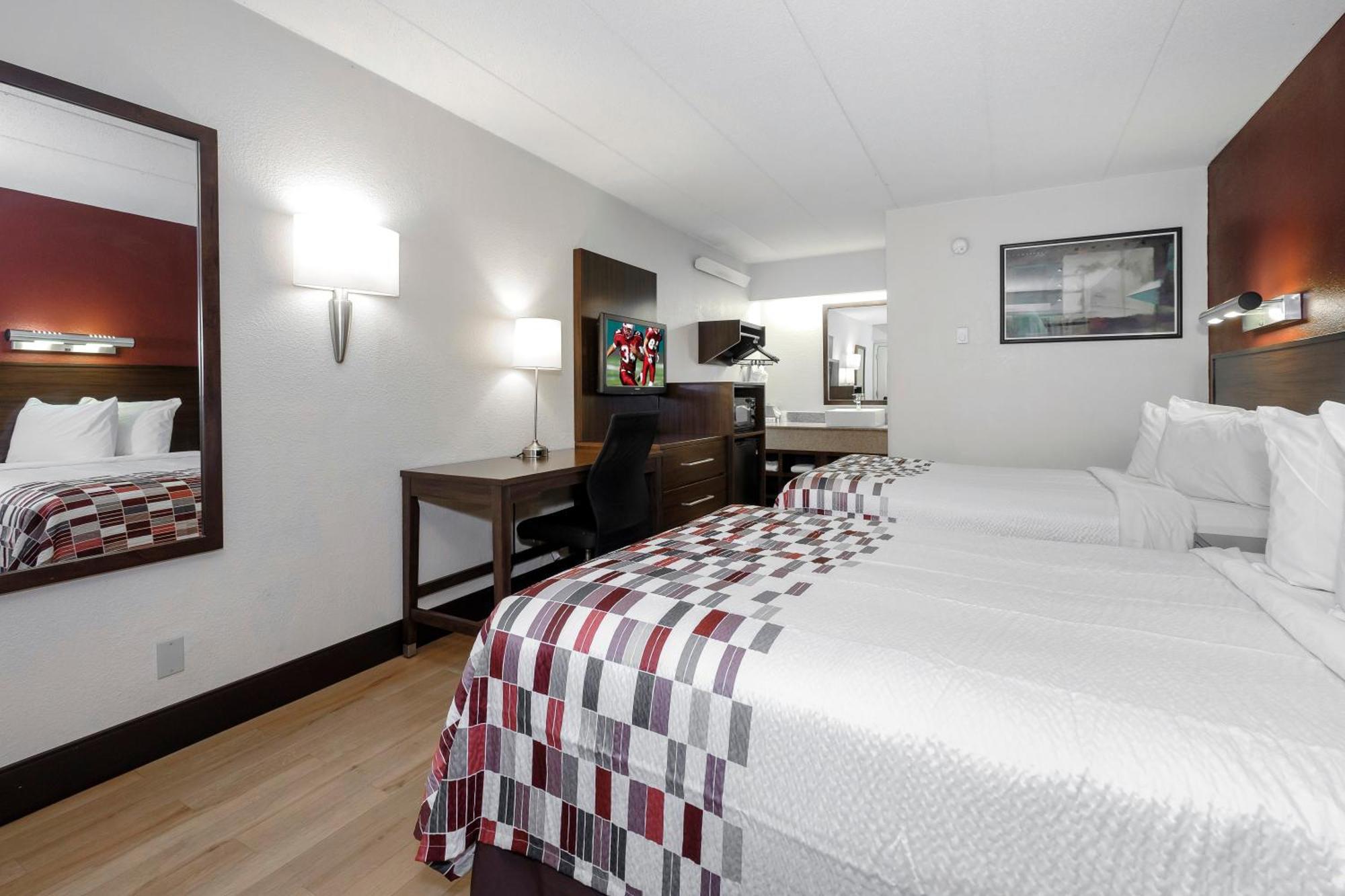 Deluxe Room with Two Double Beds Smoke Free