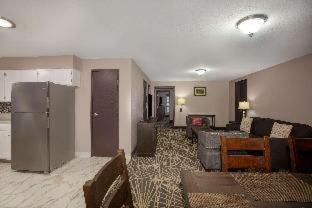 Three Bedrom Suite Three Queen Beds Non-Smoking
