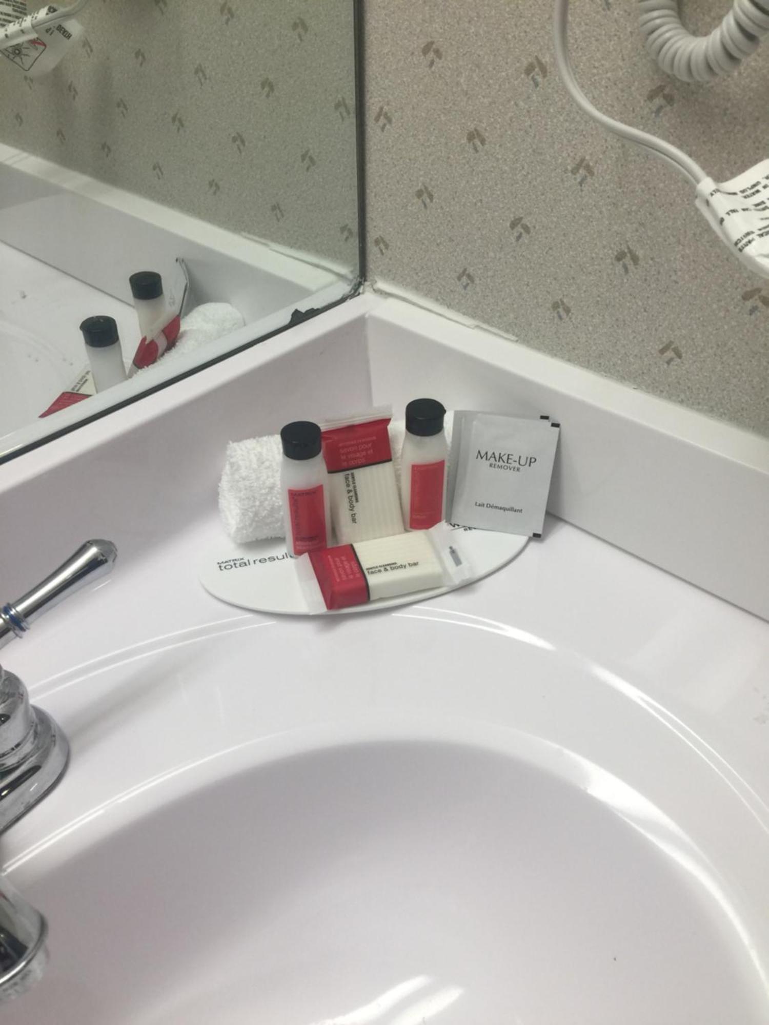 Queen Studio Suite - Mobility Access/Non-Smoking