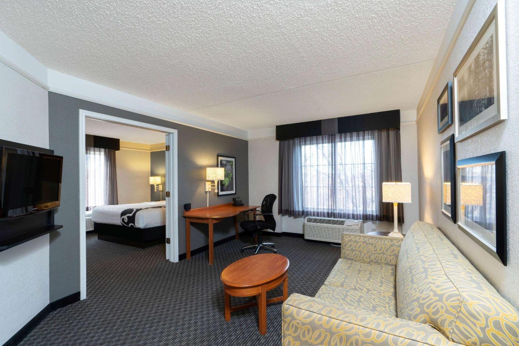 King Suite Non-Smoking
