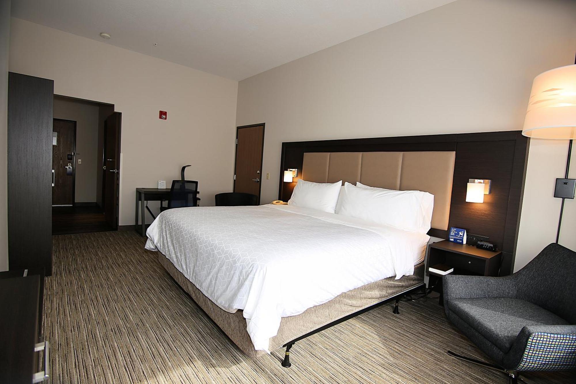 Standard King Room