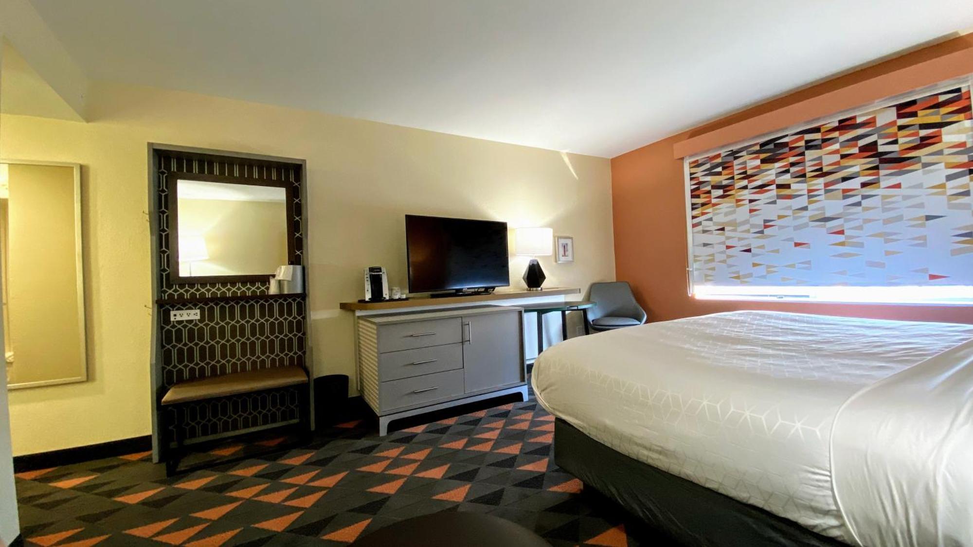 Standard King Room,1319473354:JPEG