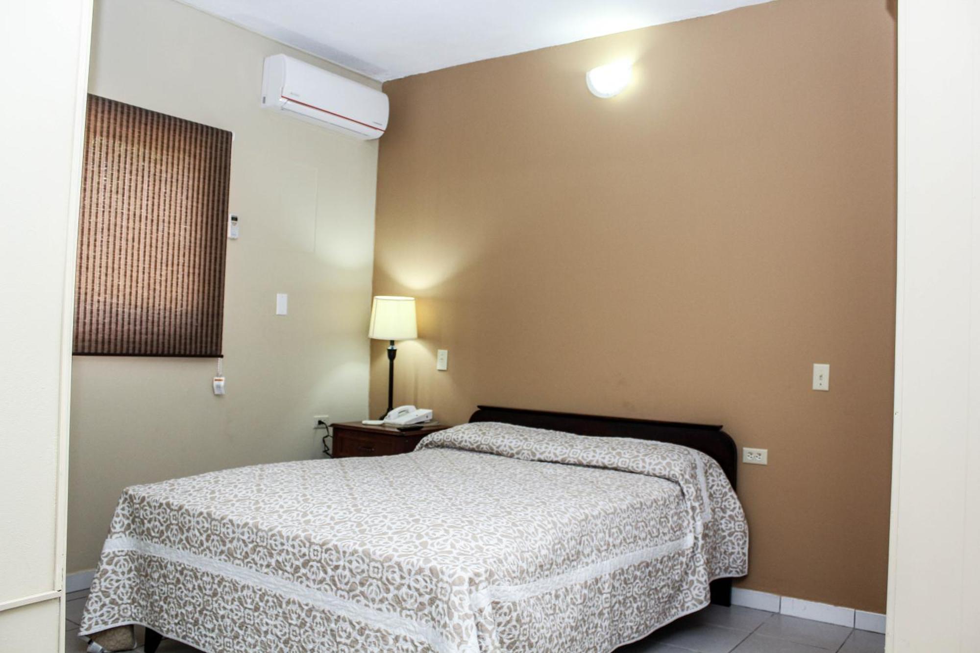 Queen Room,1220196724:JPEG