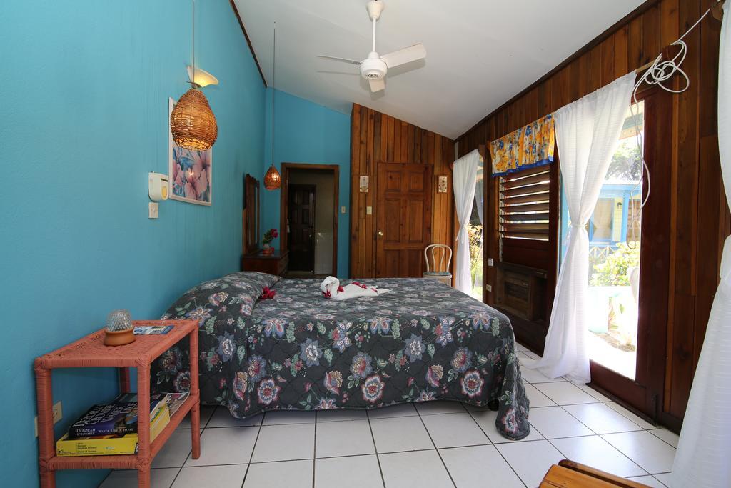 Standard Queen Room No AC No TV