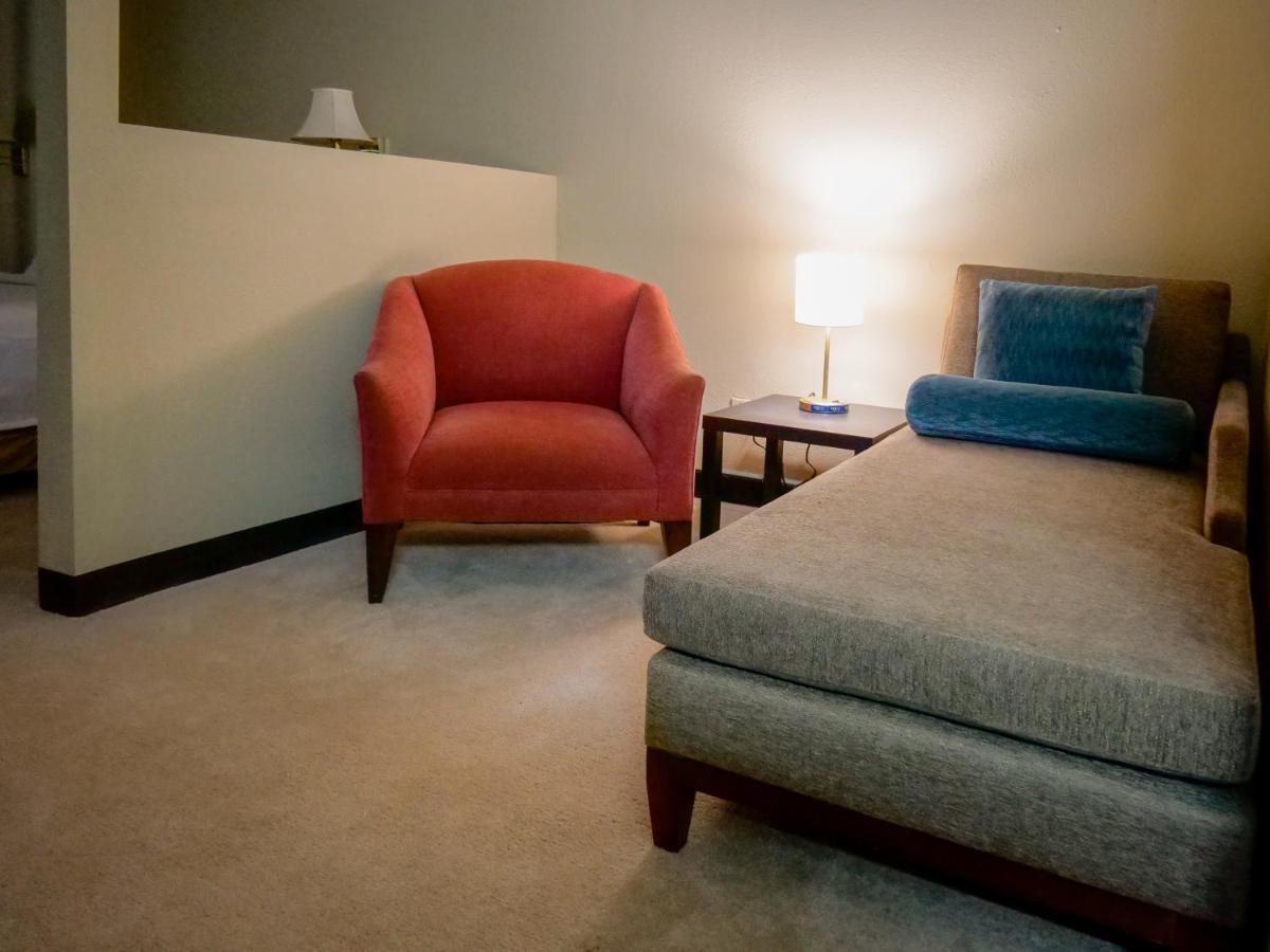 King Studio Suite Non-Smoking