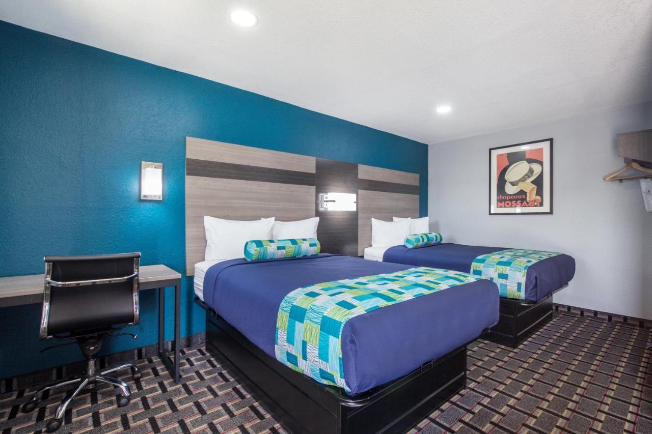 Deluxe Double Room with Two Double Beds - Non-Smoking -  Pets Allowed