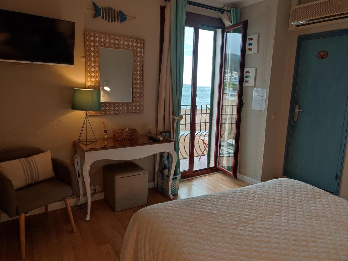 Double or Twin Room Sea View
