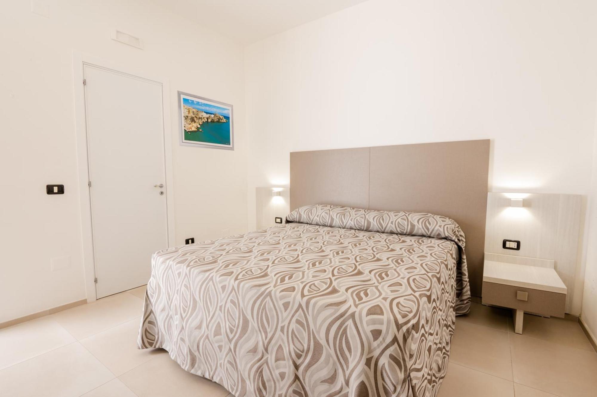 Standard Double Room,1419130692:JPEG