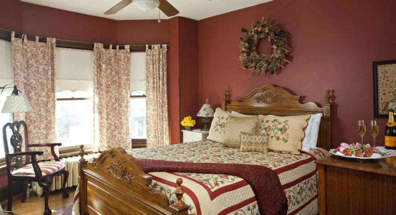 Queen Room