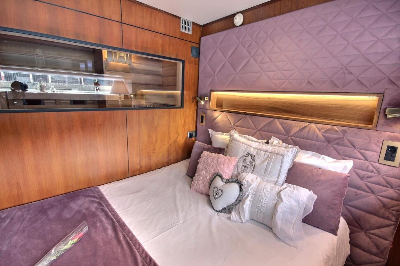 Suite with Hot Tub