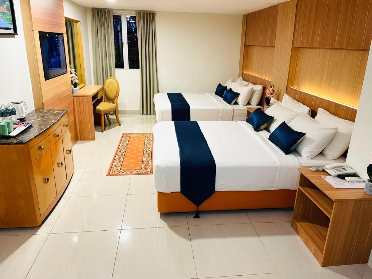 Deluxe Family Room