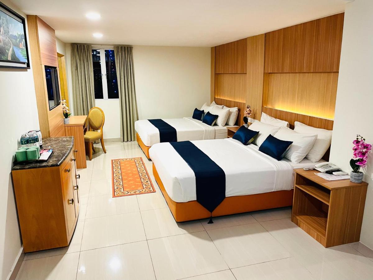 Deluxe Family Room