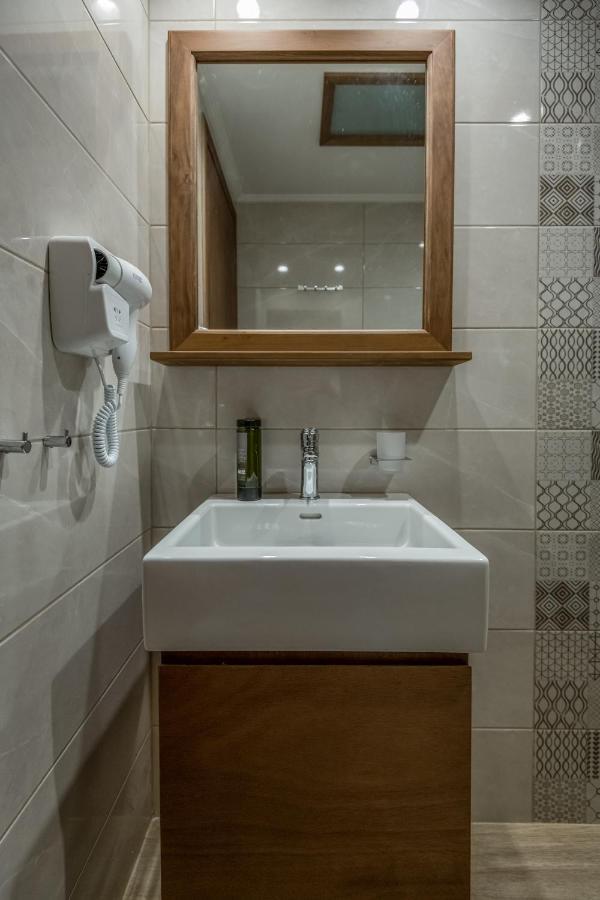 Superior One-Bedroom Apartment