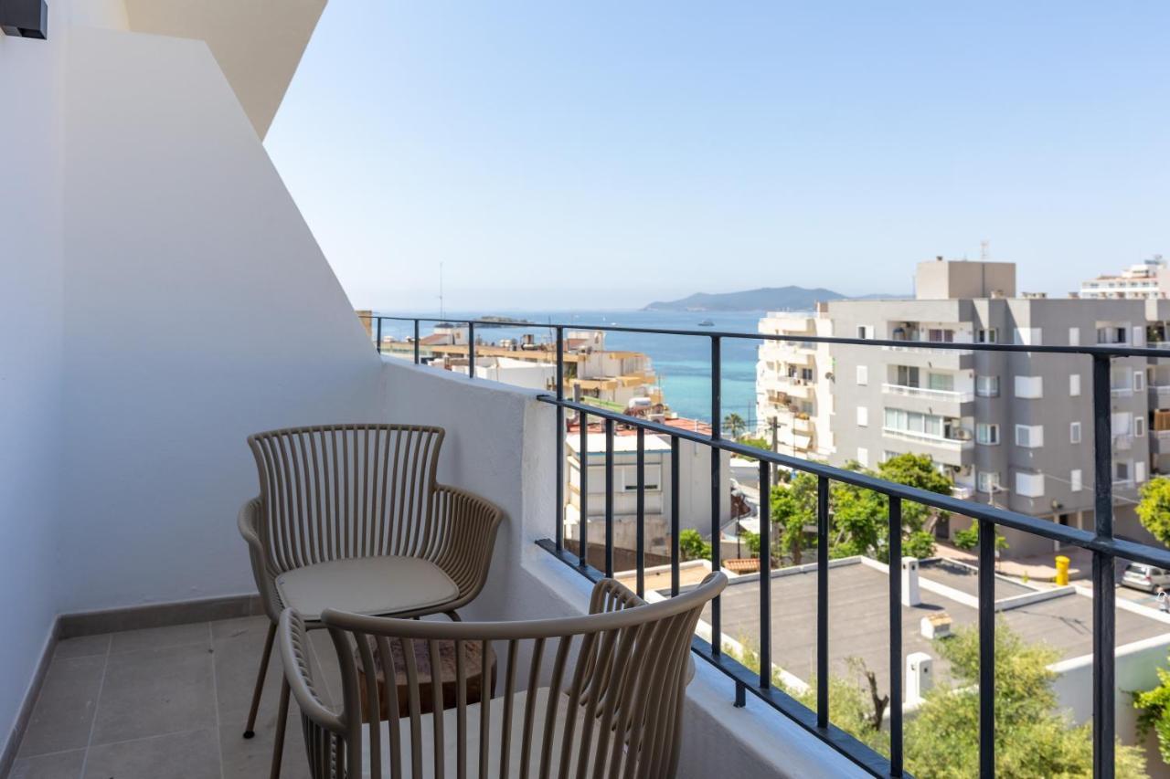 Premium Room with Side Sea View
