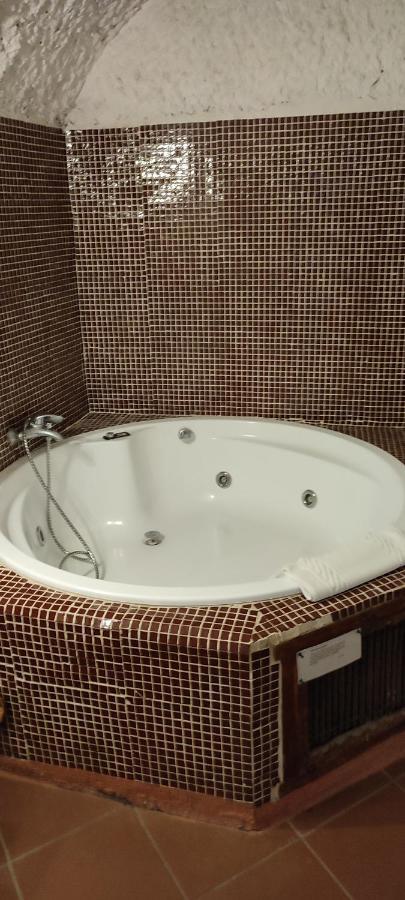 Superior Cave Hot tub,1400594312:JPEG
