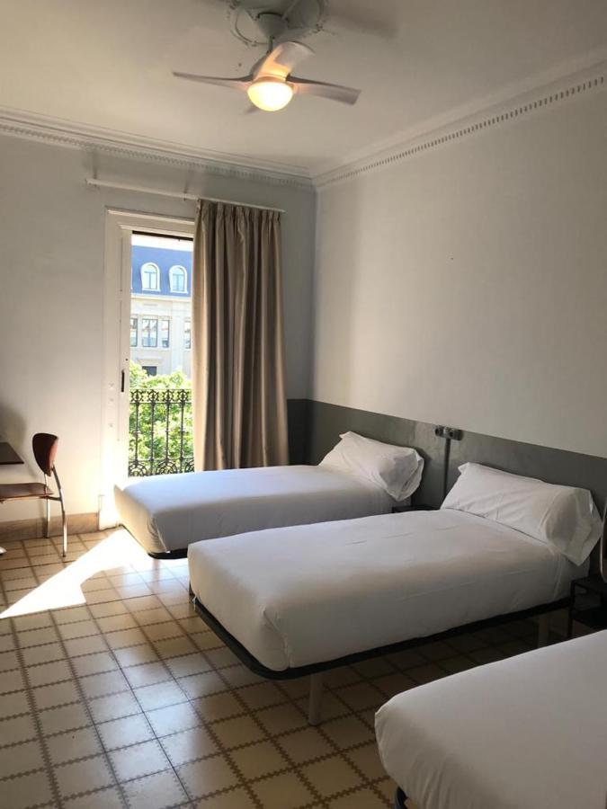 Budget Triple Room with Shared Bathroom