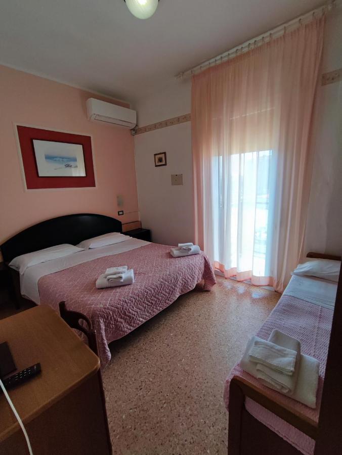 Camera Familiare con Vista Mare