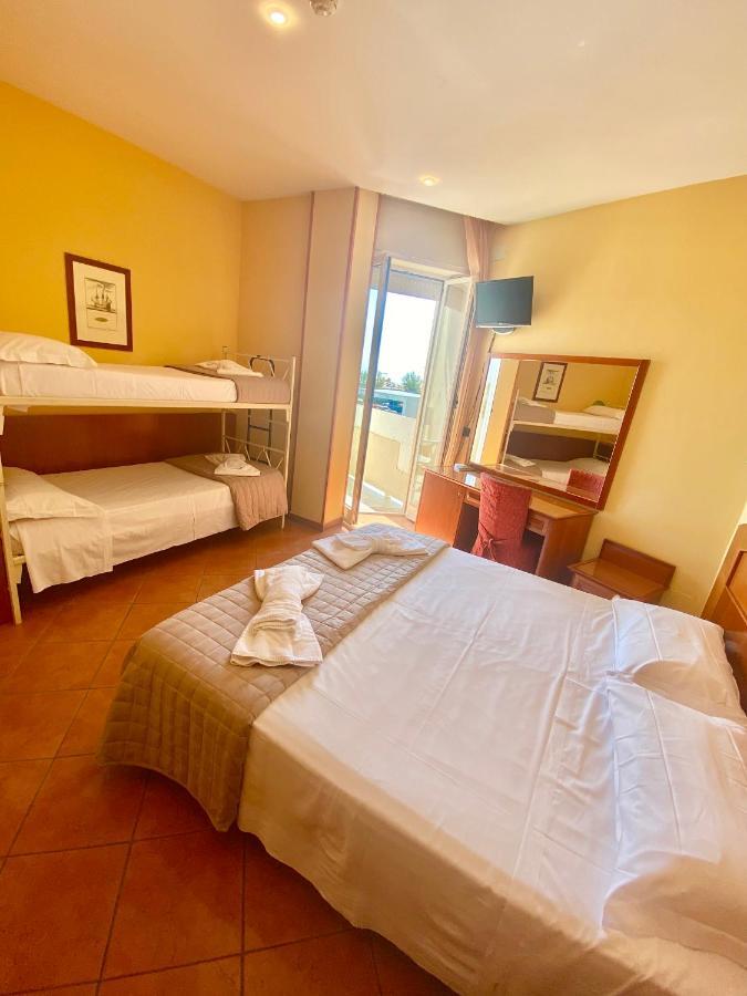 Standard Triple Room Sea View
