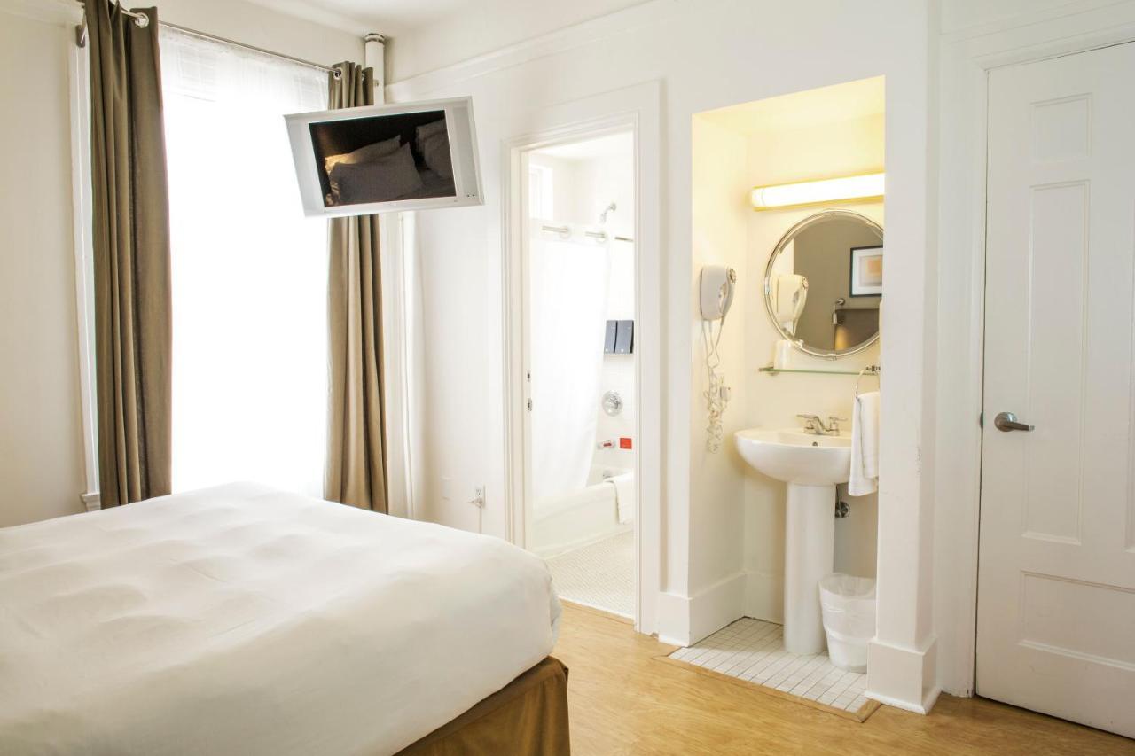 Standard Queen Room