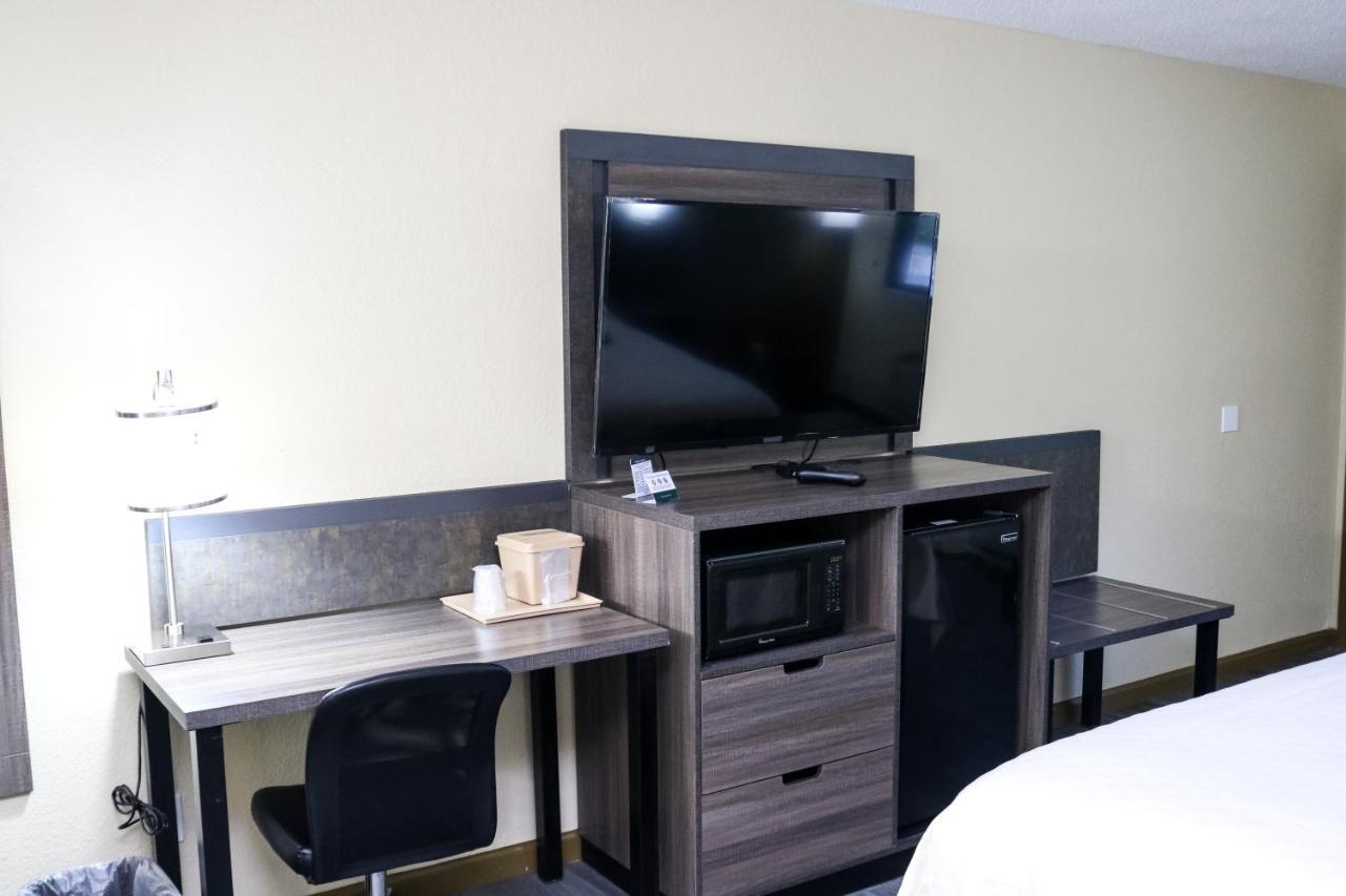King Room - Accessible/Non Smoking