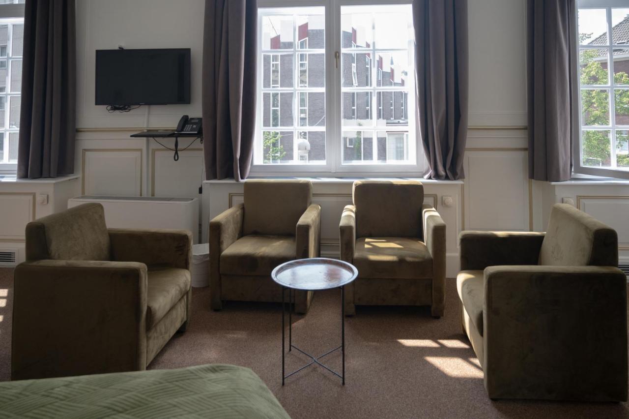 Deluxe Room,1636817820:JPEG