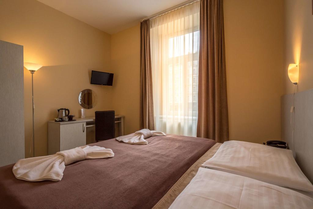 Double Room,706793782:JPEG