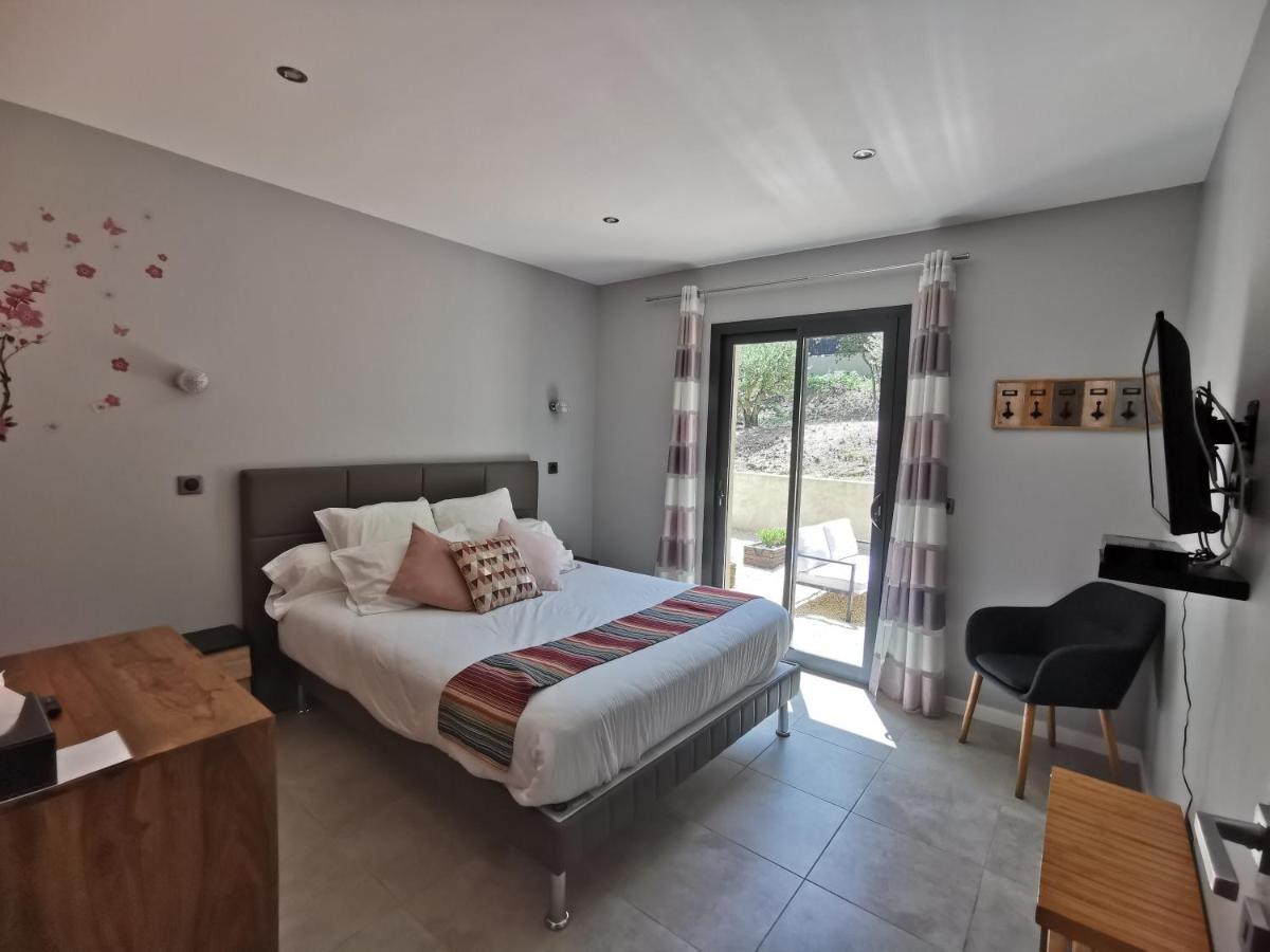 Chambre Familiale avec Salle de Bains Privative