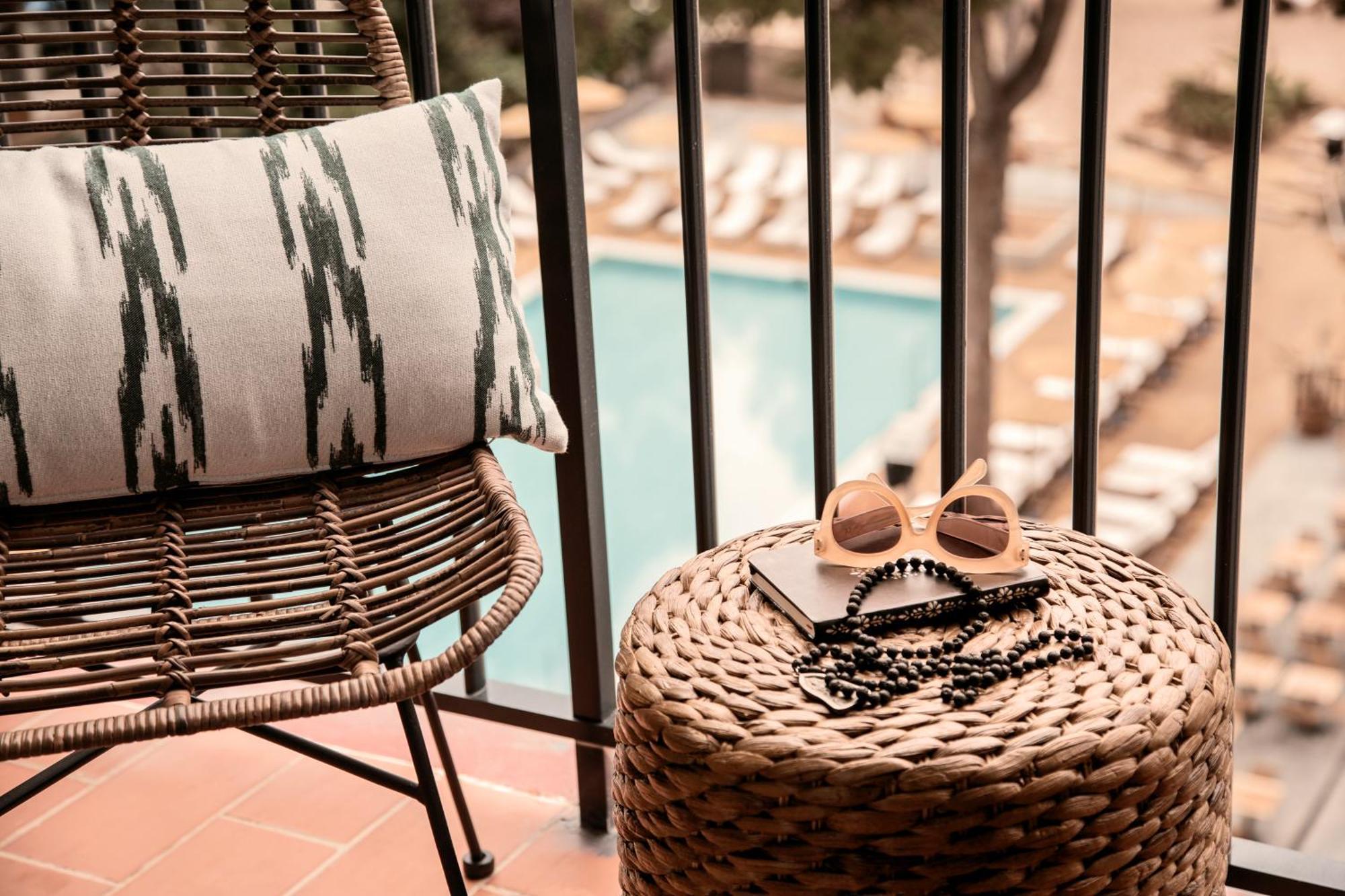 Double Caramelo Room Pool View