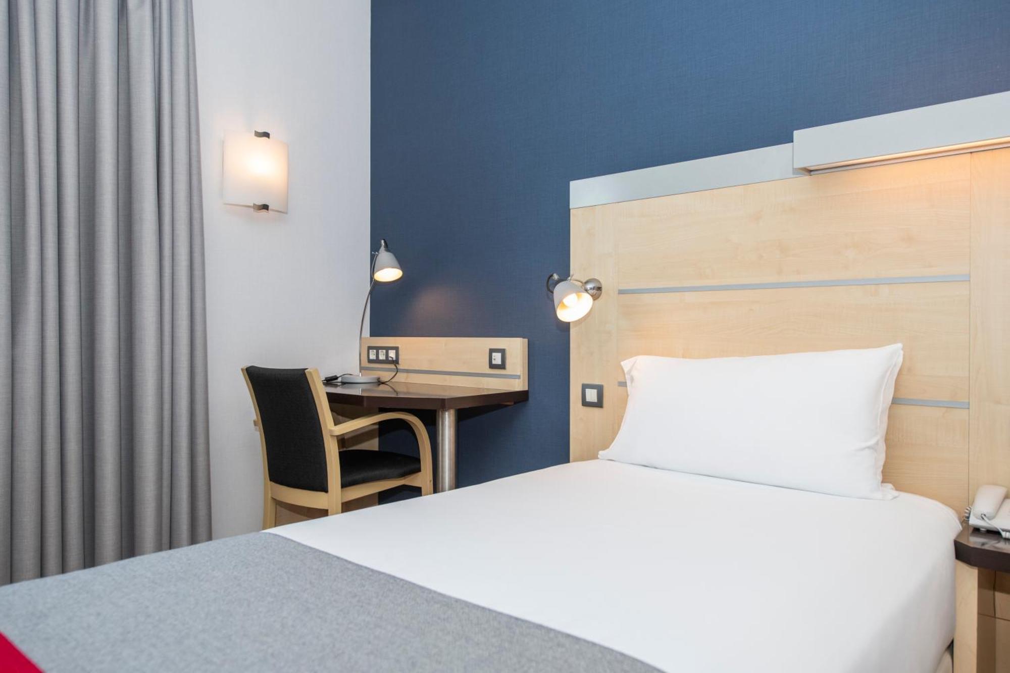 Standard Twin Room,1273036546:JPEG