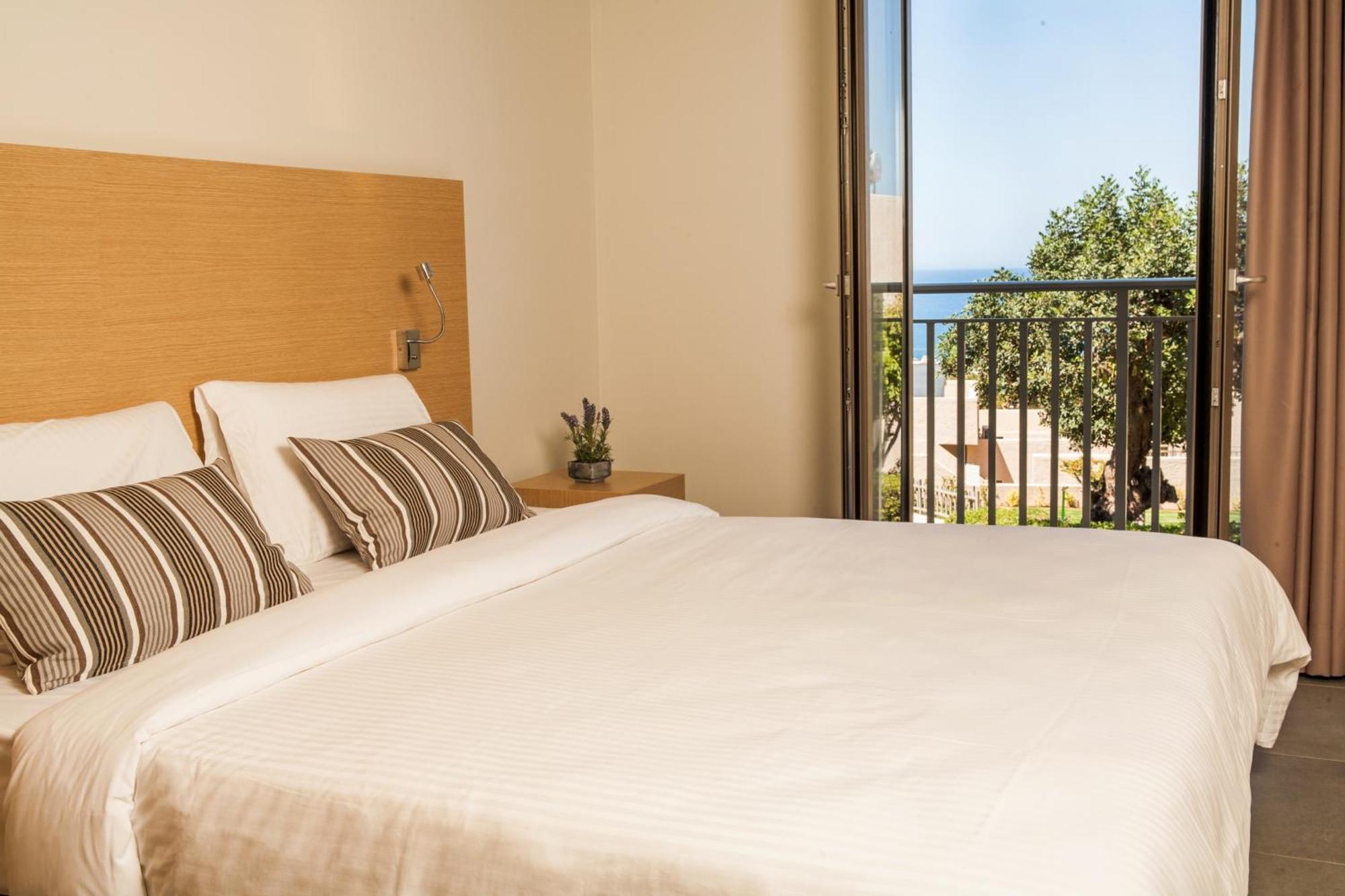 Superior One-Bedroom Apartment Bay View