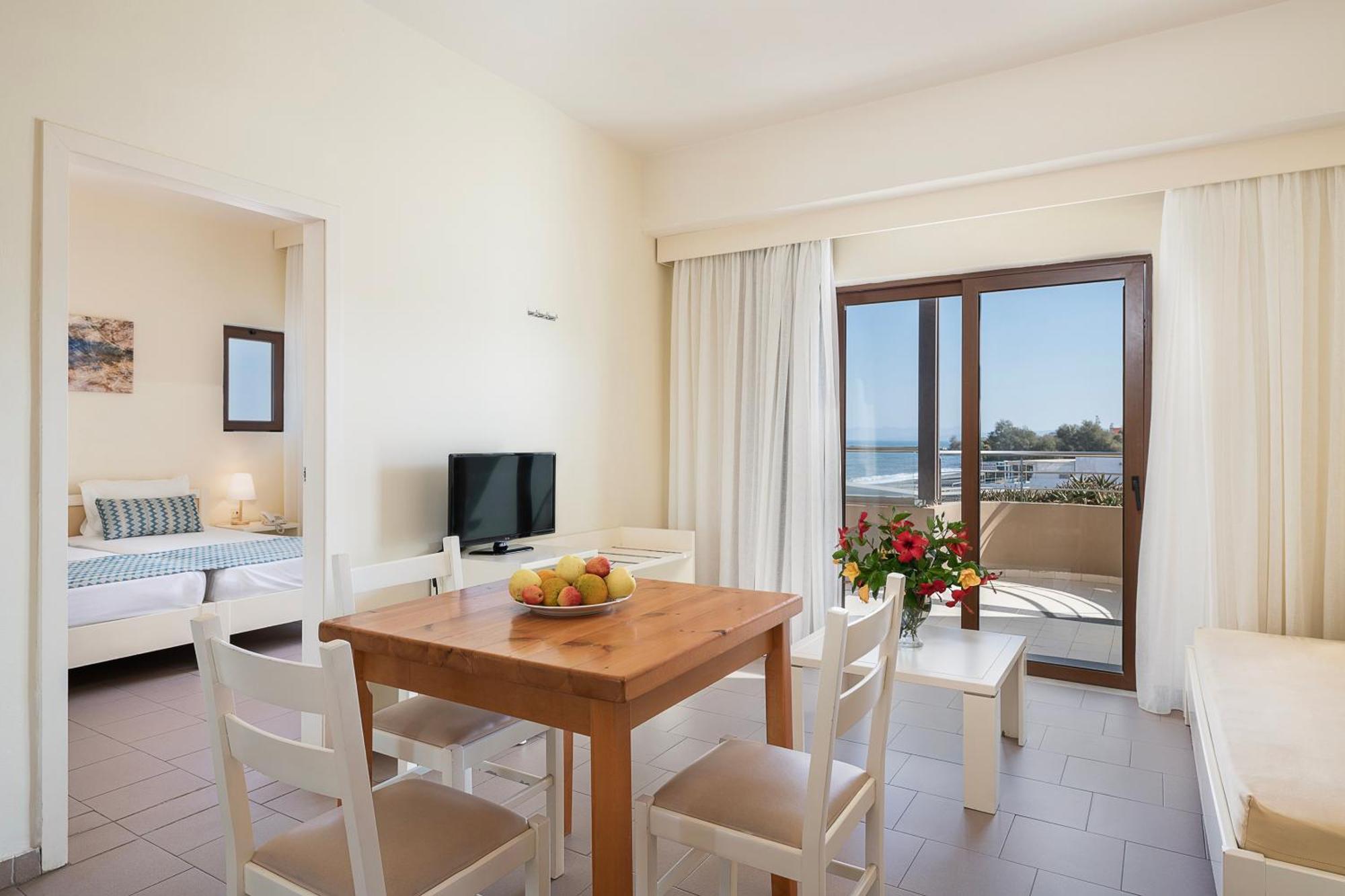 One-Bedroom Apartment Sea View