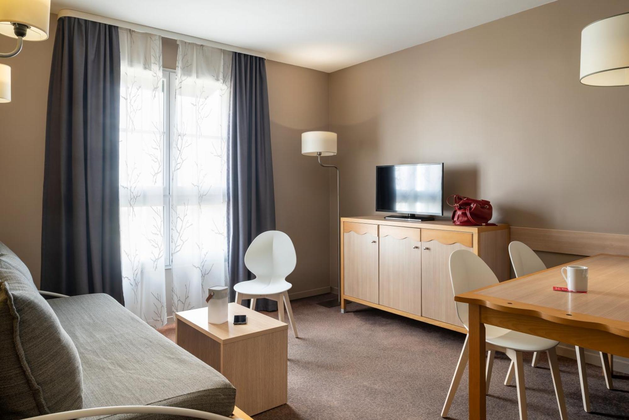 One-Bedroom Apartment,1704830248:JPEG