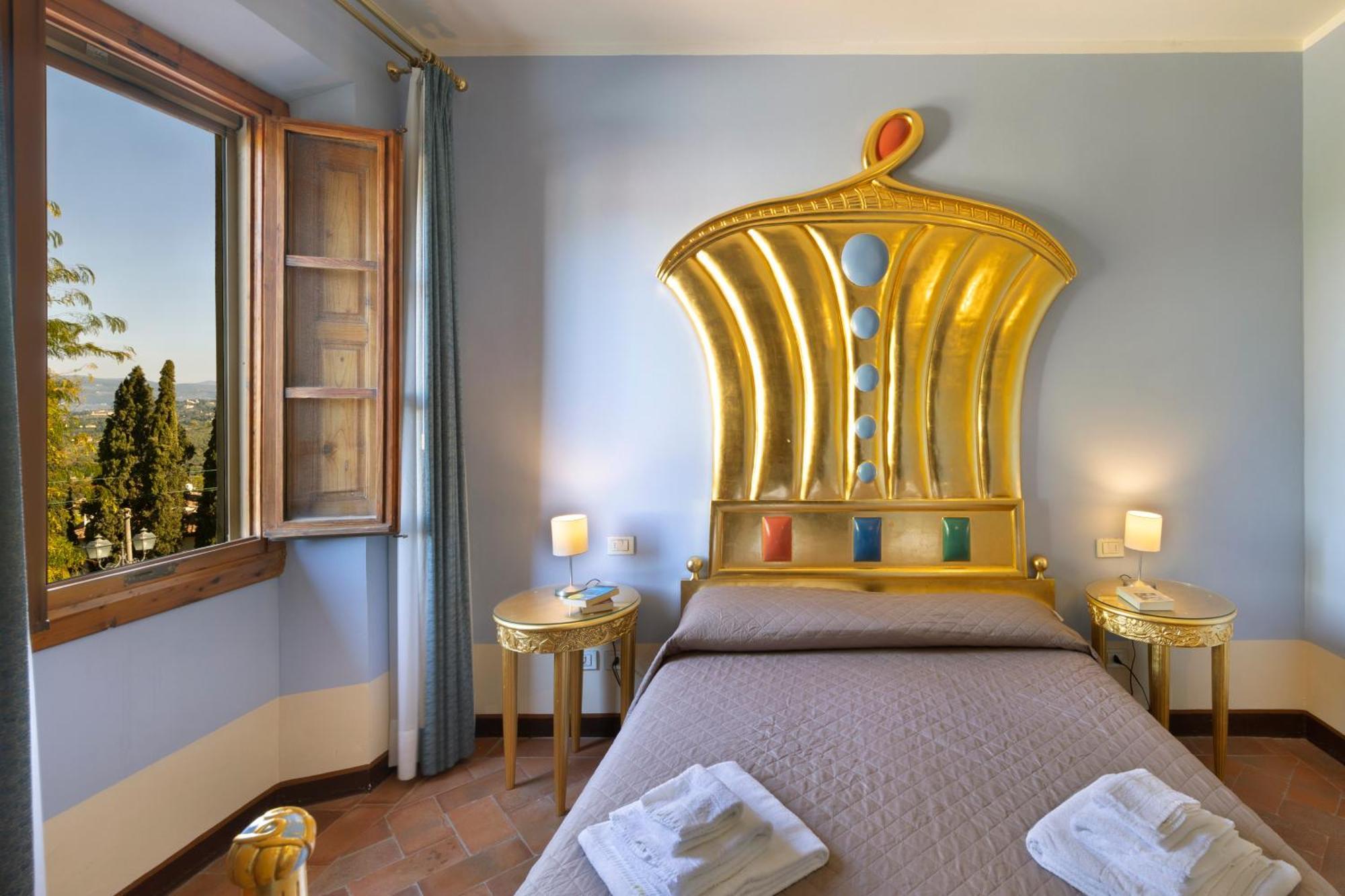 Comfort Double Room with Hills View